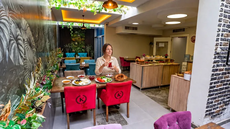 Breakfast Room 1
