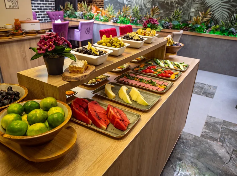 Breakfast Room 2